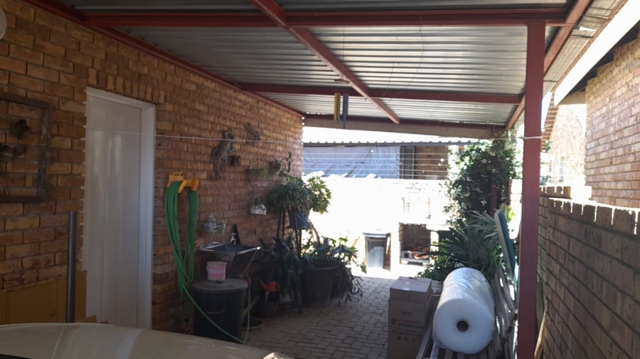 2 Bedroom Property for Sale in Meiringspark North West